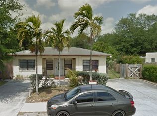 551 NE 159th St, Miami, FL 33162