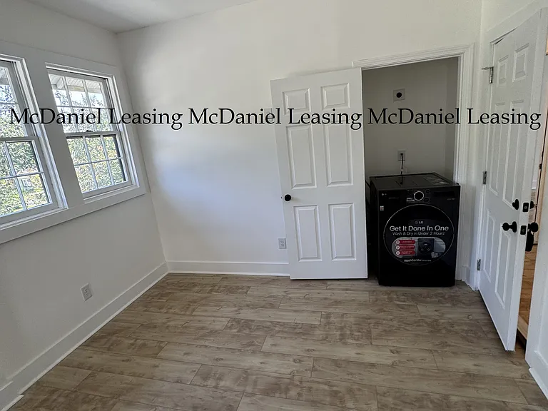 530 Peronneau St #1 — Photo 9