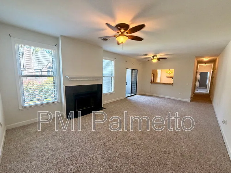 2 bed, 2.0 bath, 1300 sqft, $1,595 — Photo 3