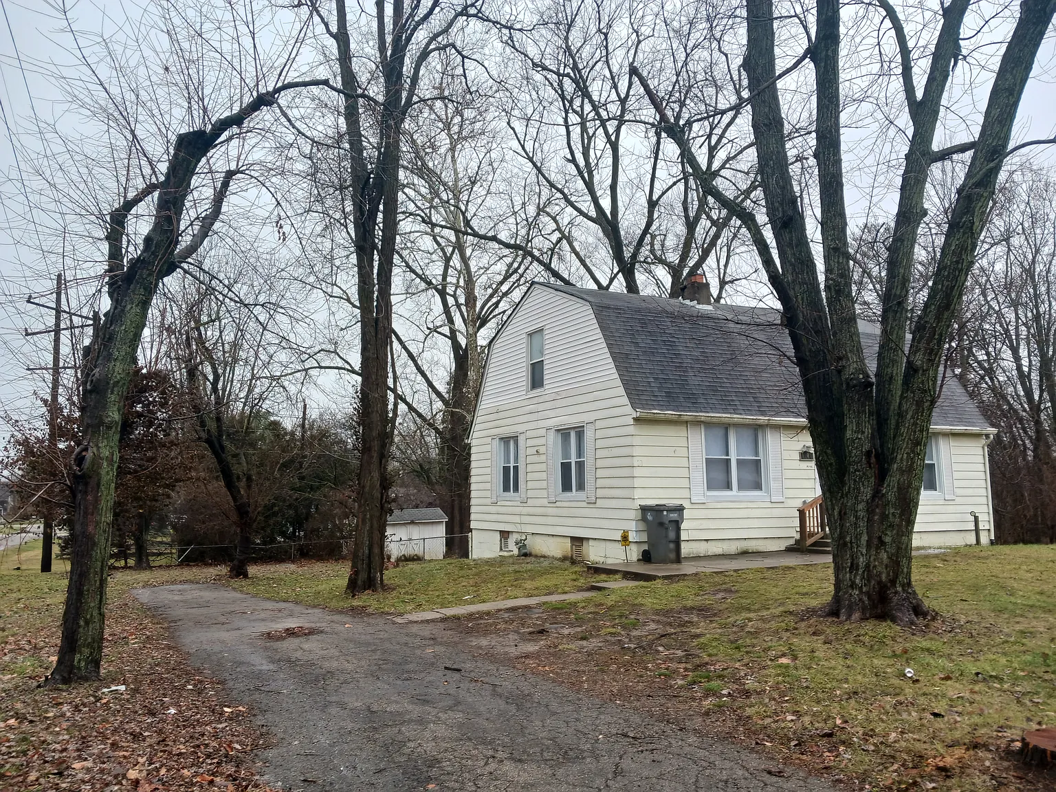 5 bed, 2997 sqft, $2,500 — Photo 2