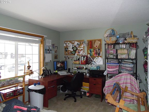 3rd image of 381 Pine St
