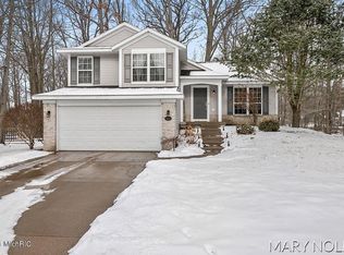 14801 Herring Dr, Spring Lake, MI 49456