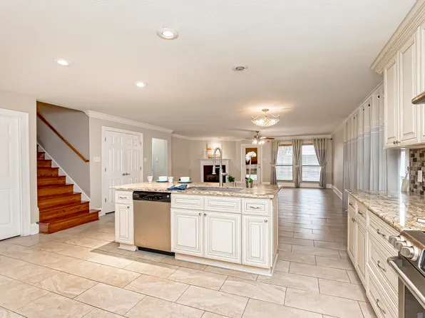 1954 Wildlife Dr, Baton Rouge, LA 70816