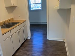 236 N Raleigh Ct #B, Danville, VA 24540