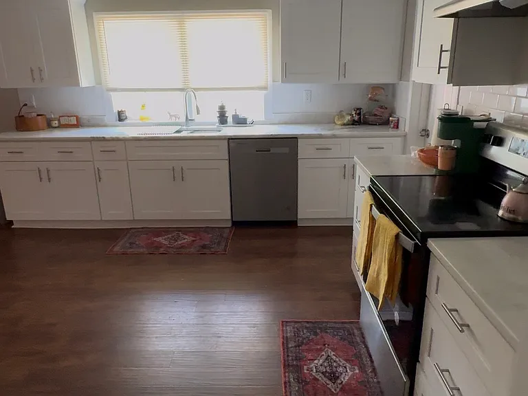 1800 Cody Rd N — Photo 3