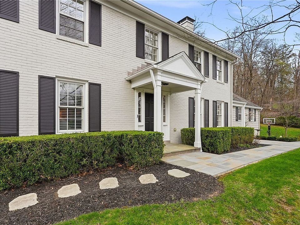 1st image of 661 Canterbury Ln
