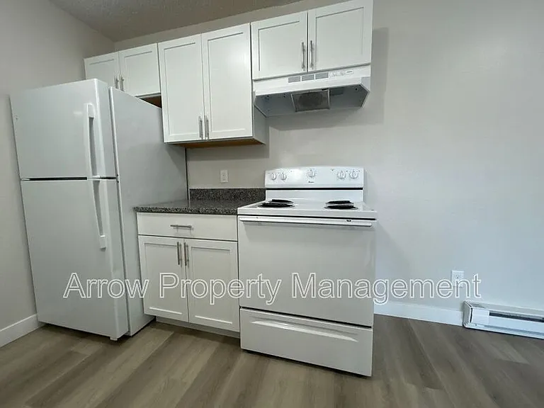 902 E E St #D — Photo 6