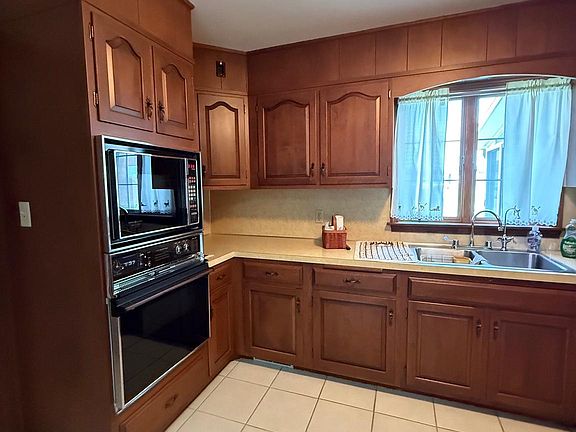 5th image of 536 Springville Rd