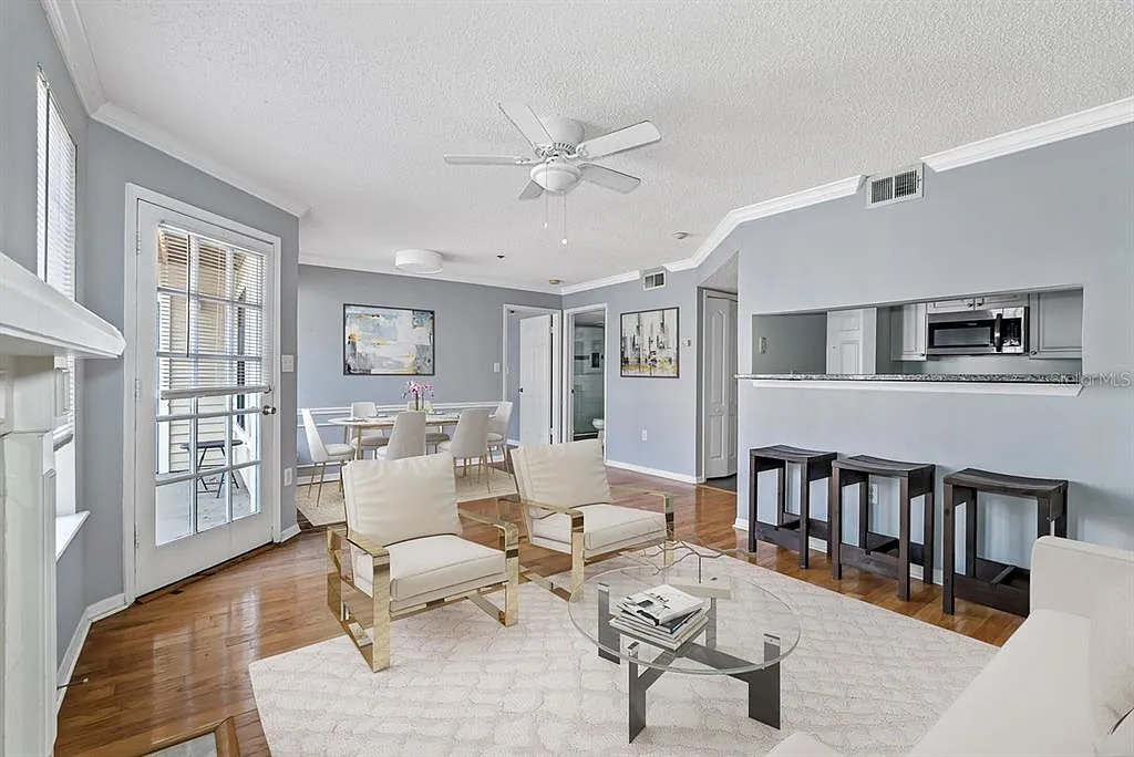 1 bed, 1.0 bath, 631 sqft, $1,990 — Photo 4