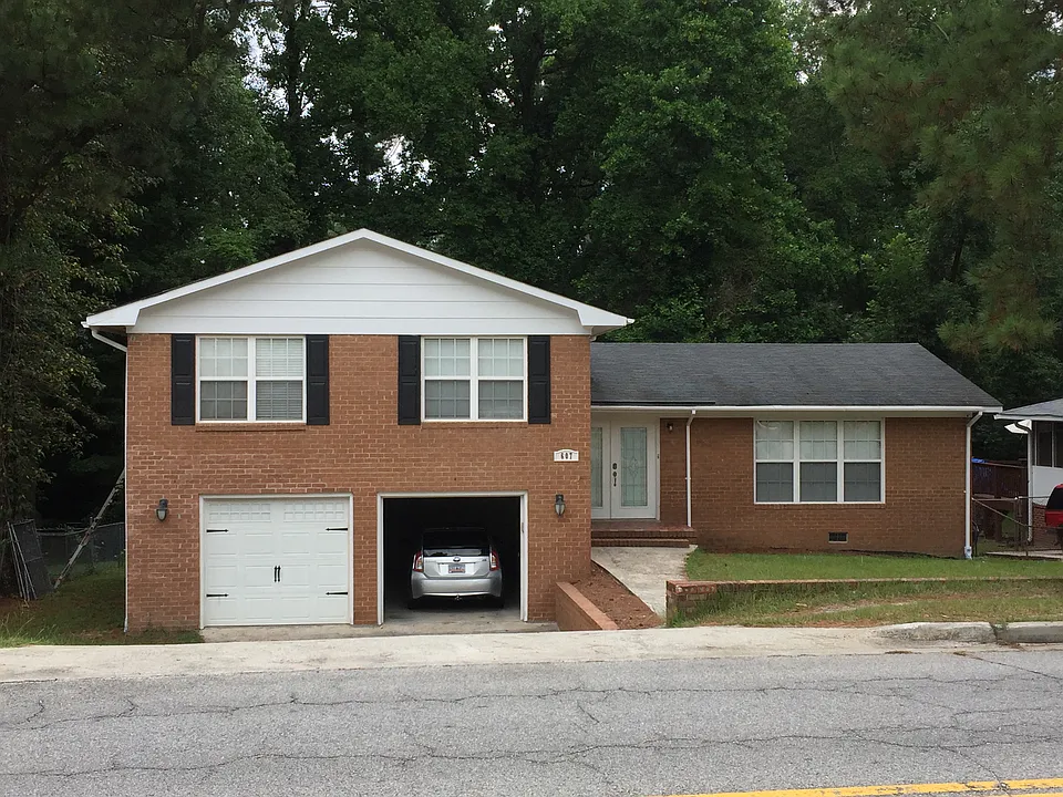 607 Bransford Rd #B