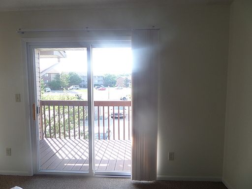 3rd image of 35 Heffron Dr APT 9