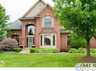 3579 Inverness Dr, Rochester, MI 48306
