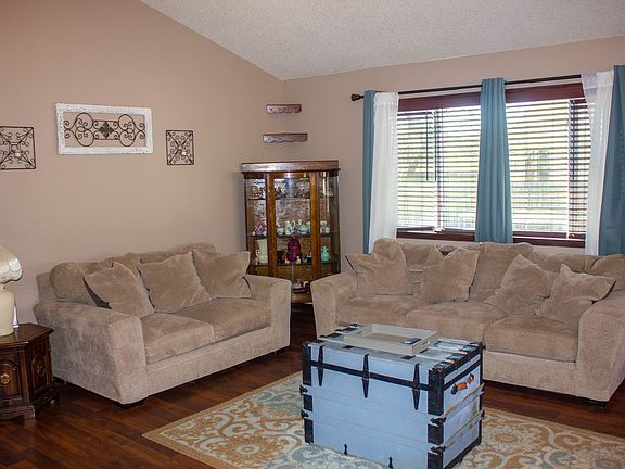 2nd image of 101 N Finch Ct