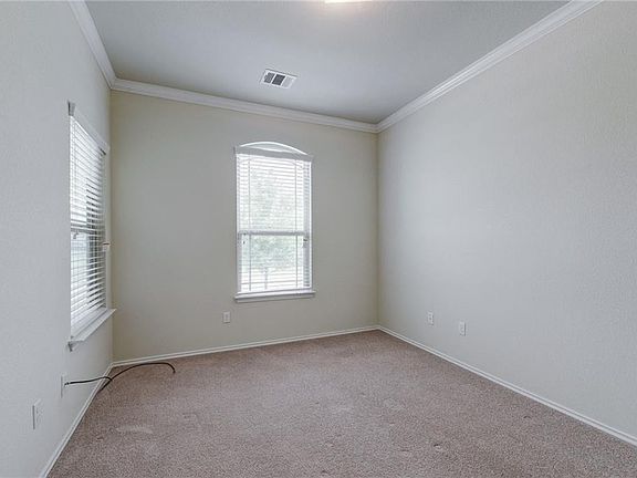 4th image of 124 Golden Eagle Ln