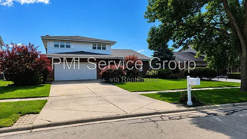 7749 Lyman Ave Photo 1