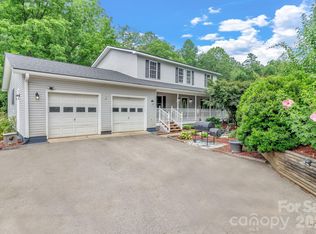 11 Aquarian Way, Leicester, NC 28748