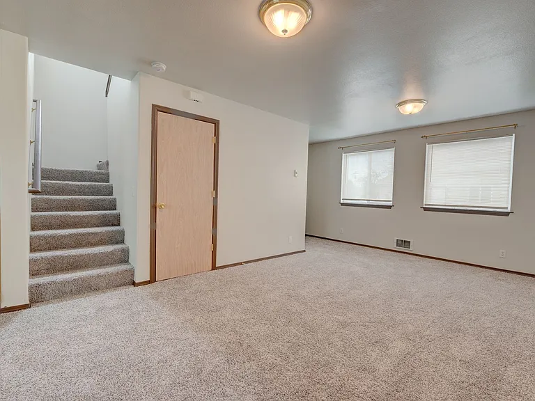 1602: 1445 NW Elwha St — Photo 7