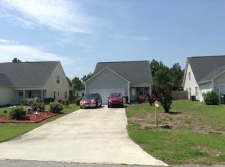 122 Leeward Ln, Hampstead, NC 28443