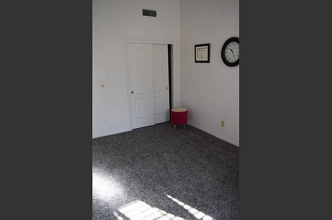 1408 E Salem Ave — Photo 30
