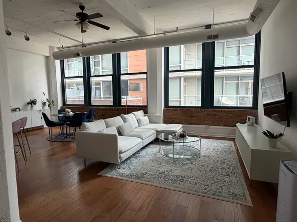 124 W Polk St APT 304, Chicago, IL 60605