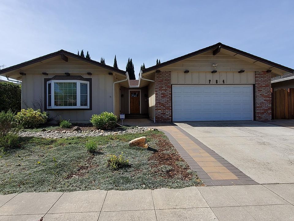 1st image of 764 Almeria Dr