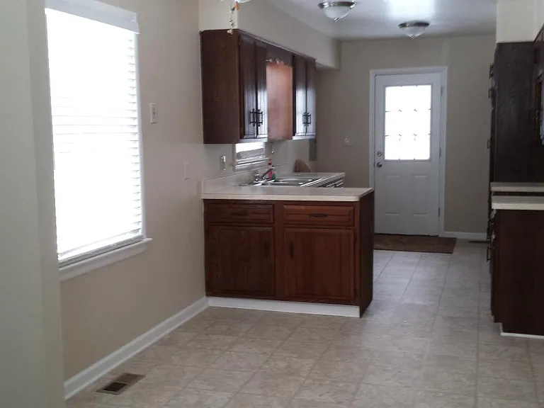 9217 Jordan Dr — Photo 2
