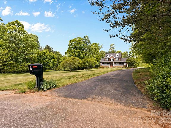 2nd image of 217 Southview Dr