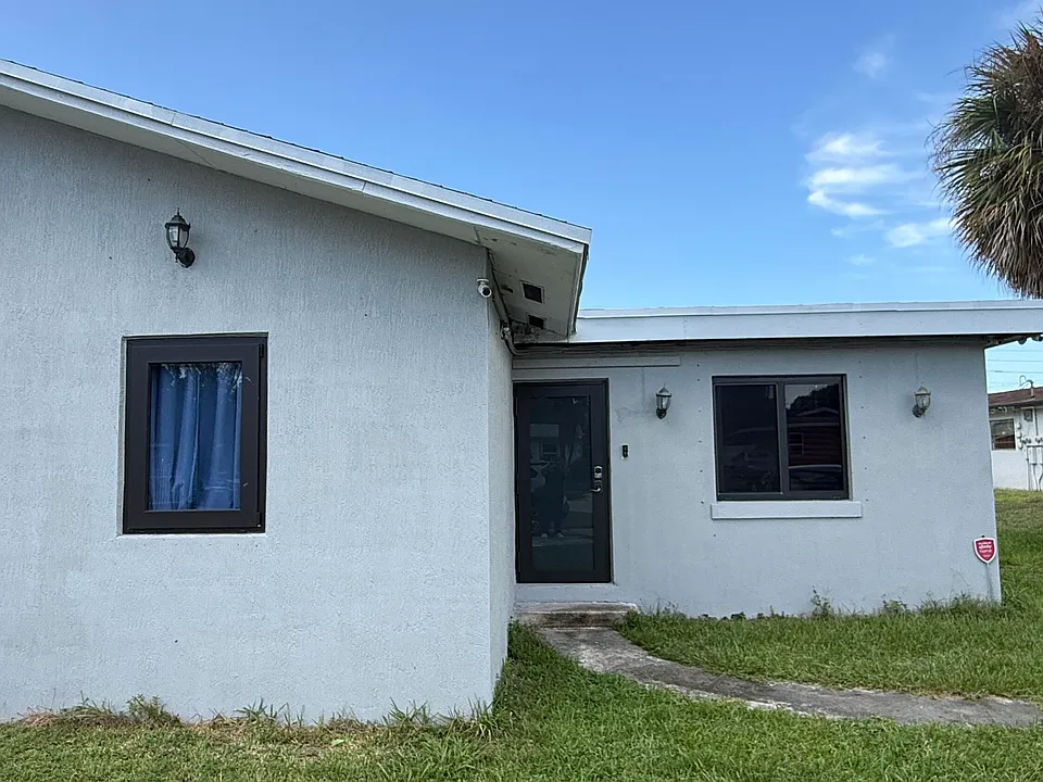 4727 Myrtle Ln