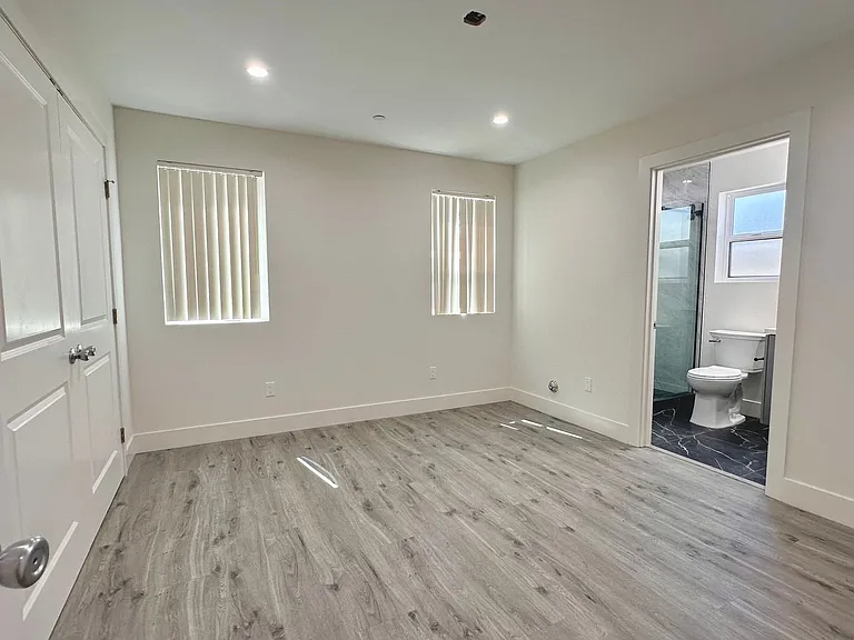 11512 Oxford Ave — Photo 61
