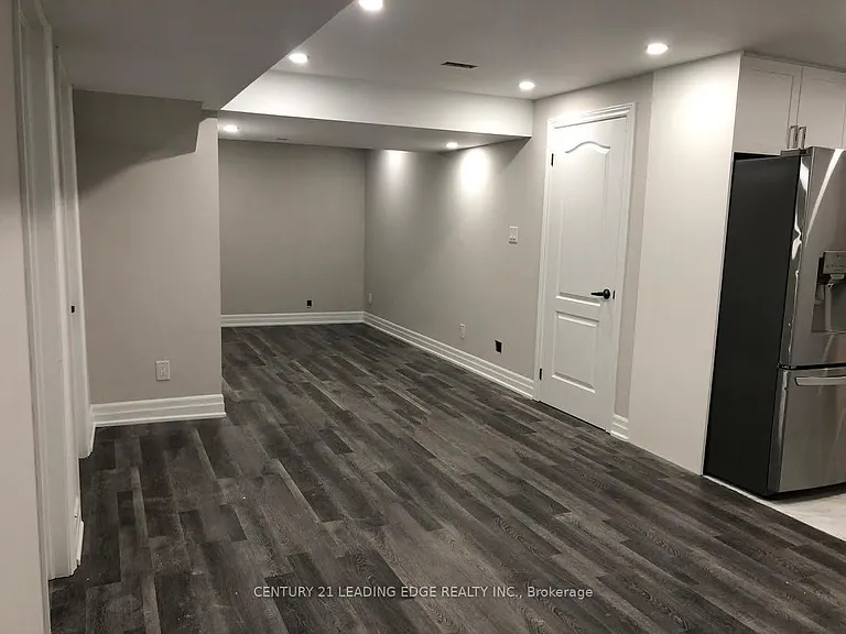 65 Stedford Cres #BASEMENT — Photo 2