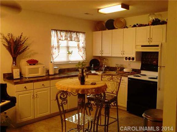 5th image of 643 Pennwood Ln
