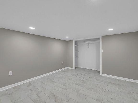 4th image of 5208 E 8th St #3