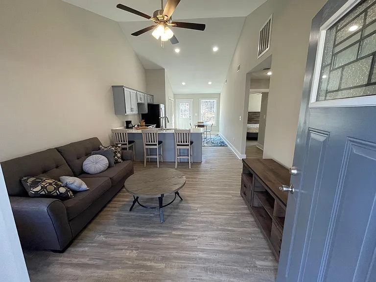 1308 S Main St — Photo 3