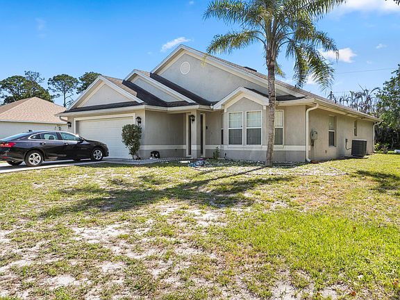 4th image of 609 NW Cardinal Drive