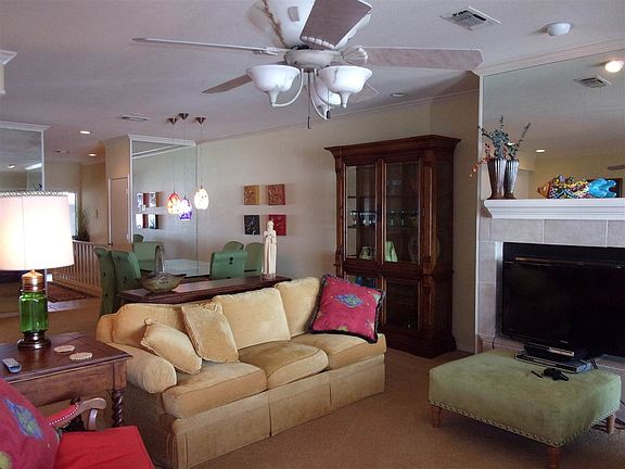 2nd image of 403 Island Dr #103