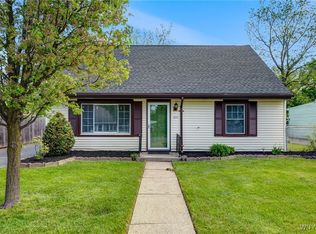 4233 Crescent Dr, Niagara Falls, NY