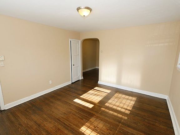 5th image of 3306 Dubois Pl SE APT 2
