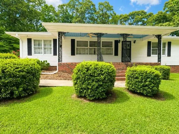 126 E Side Dr, Tallapoosa, GA 30176