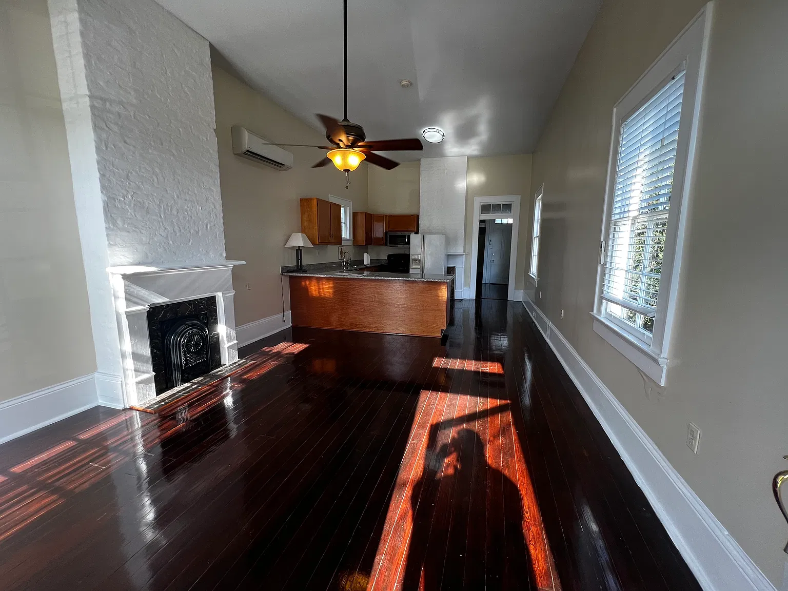 3 bed, $1,500 — Photo 2