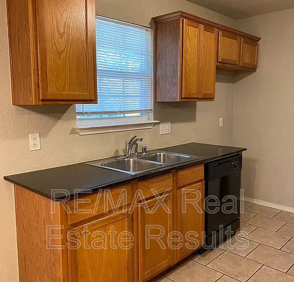 5 Dolphin Ln — Photo 6