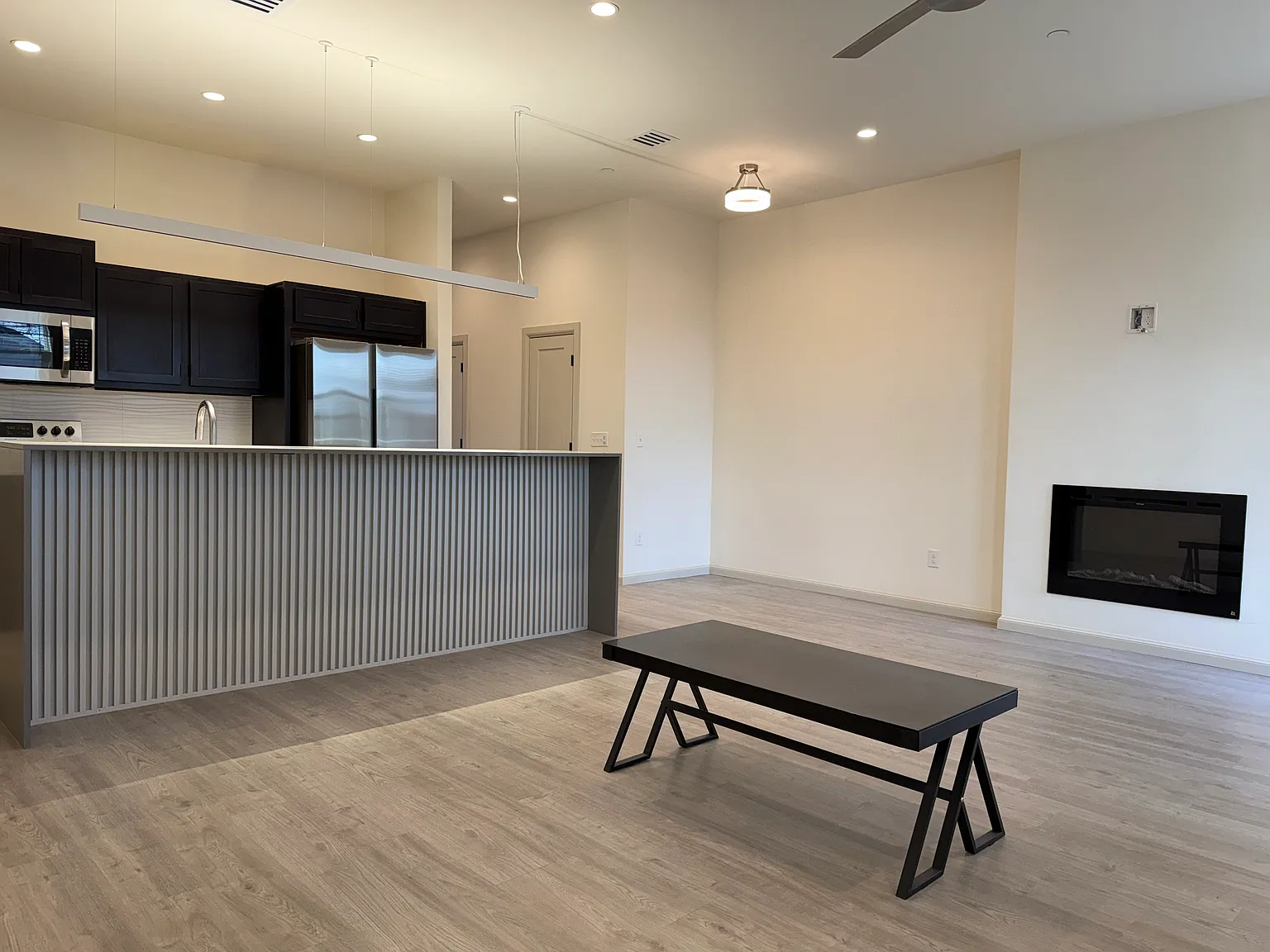 3 bed, 1604 sqft, $1,875 — Photo 3