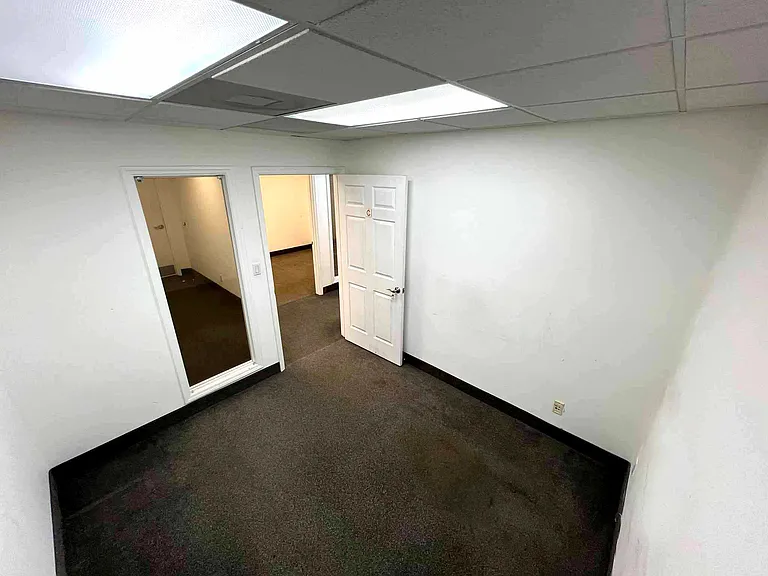 2727 E Oakland Park Blvd #304 — Photo 11