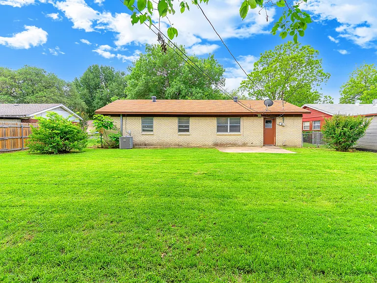 4716 Fawn Dr — Photo 15