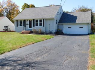 48 Prentice Rd, Painesville, OH 44077