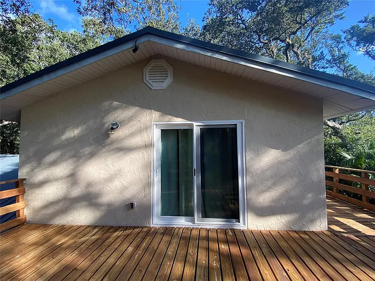 3 Elizabeth Dr E — Photo 17