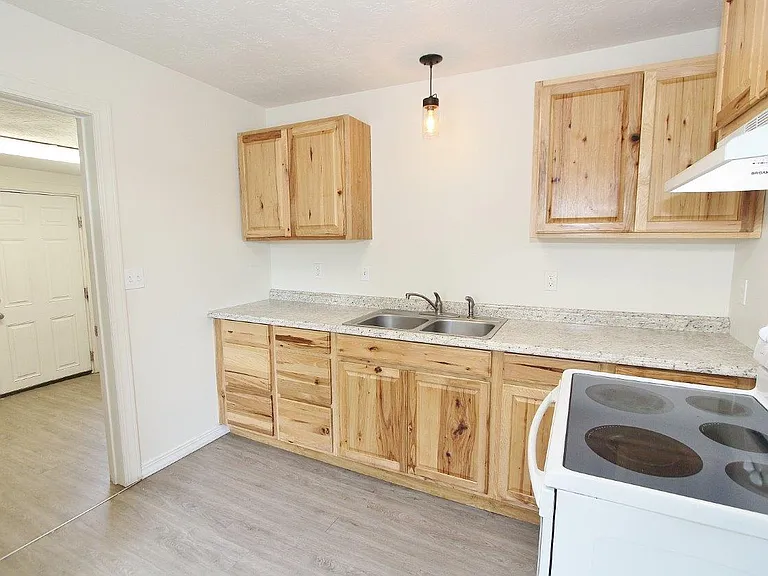 1119 Lincoln Ave — Photo 10