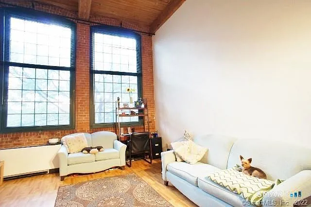 1 bed, 1.5 bath, 725 sqft, $2,195 — Photo 2