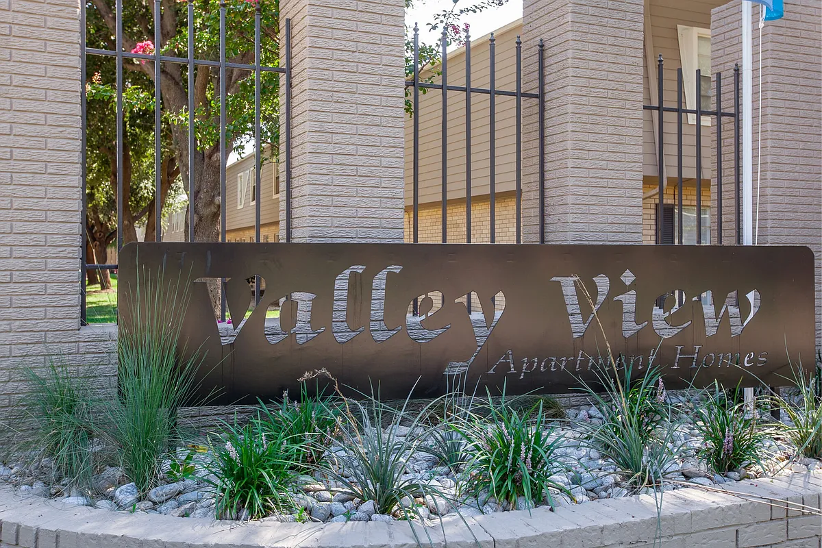 Building Photo - Valley View - DFW