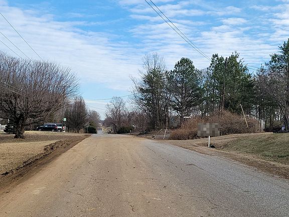 4th image of 557 Willow Briar Ln