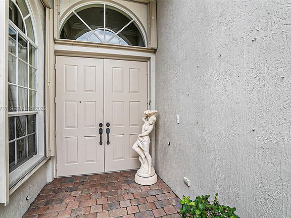 5th image of 6733 Peruzzi Way